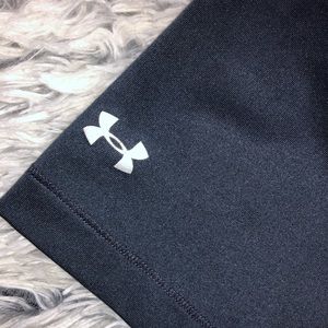 Under armor dark grey Capri workout legging